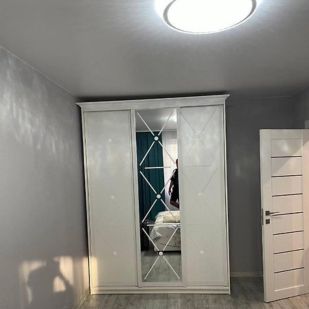 Стильная Квартира На Позняках Газ И Низкий Этаж Kijów Zewnętrze zdjęcie